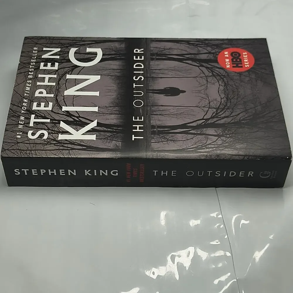 The Outsider Horror Paperback Book by Stephen King from Pocket Books 2018